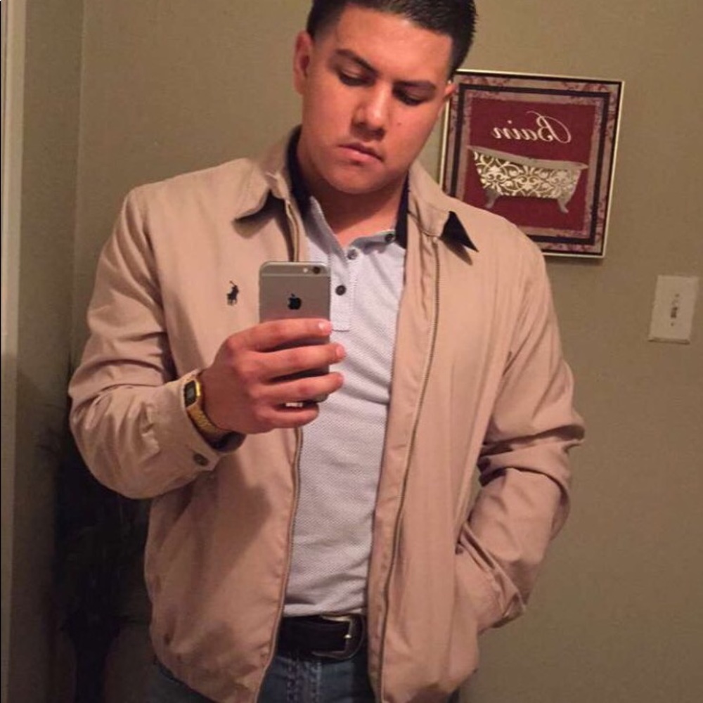 Meet your Posher, Cesar